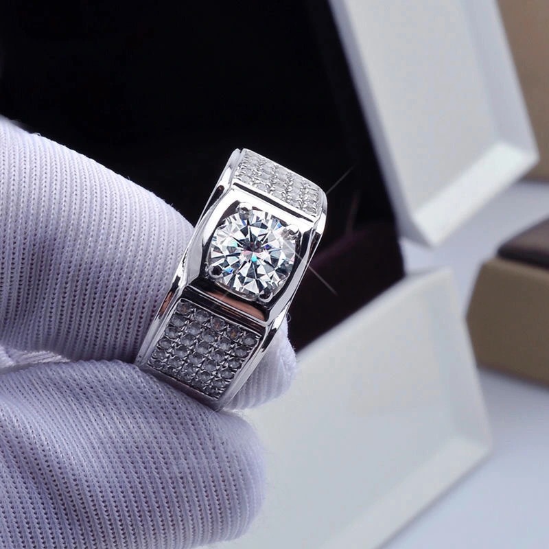 New Four-claw Simulation Moiss - Moissanite Engagement Ring 1 Carat recension och pris
