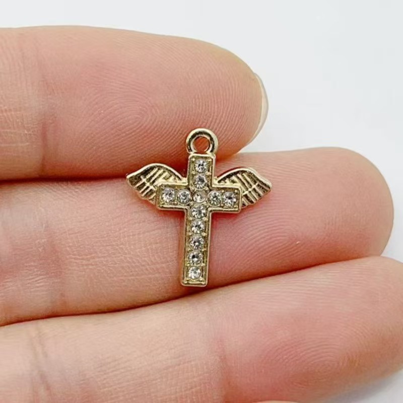 10pcs Diamond studded Gold Cro - Cross Pendant Necklace Gold recension och pris