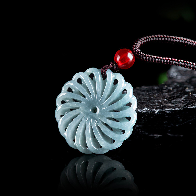 Burmese Jadeite Flower Pendant - Necklaces recension och pris