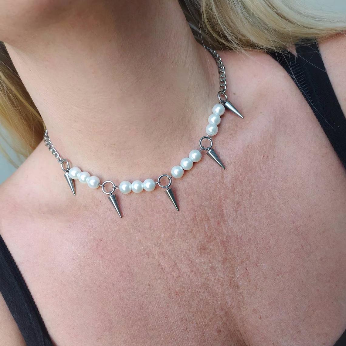 Egirl Pearl Spike Necklace DIY - Goth Punk Spike Choker recension och pris