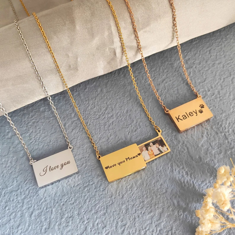 Personalized Stainless Steel P - Heart Locket Necklace Photo recension och pris