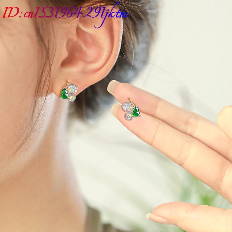 Green Burmese Jadeite Butterfl - Earrings recension och pris